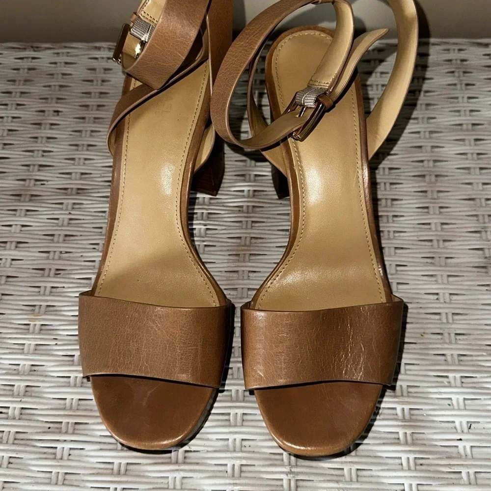 UEC MICHAEL Michael Kors Brown Platform Sandals with Chunky Heel